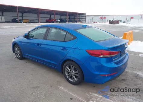 2017 Hyundai Elantra Value Edition z USA, uszkodzony, nr VIN 5NPD84LF4HH123980